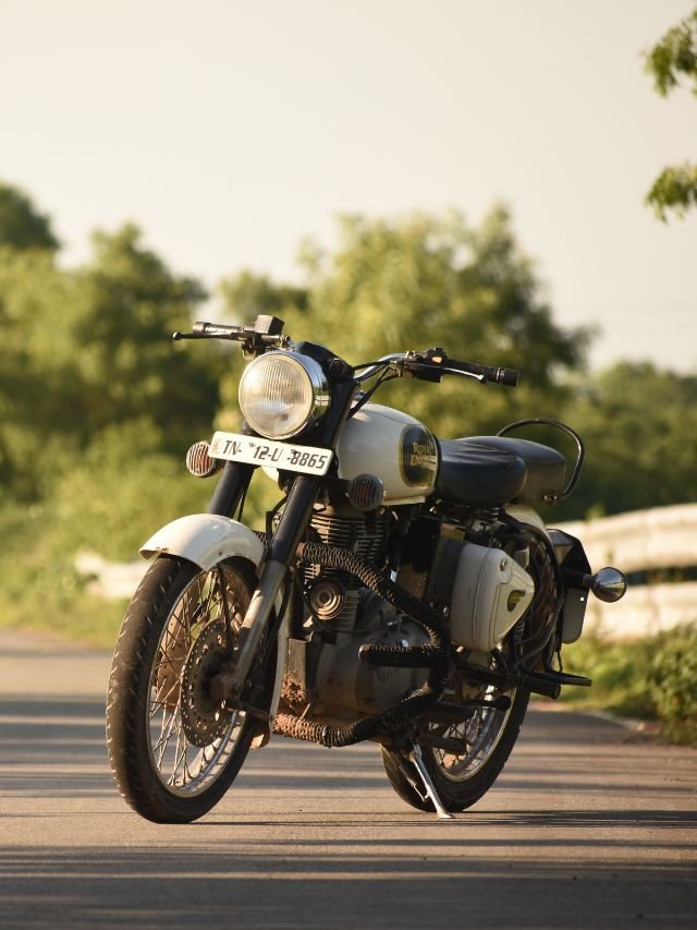 Read more about the article Royal Enfield Bullet 350 vs Royal Enfield Classic 350